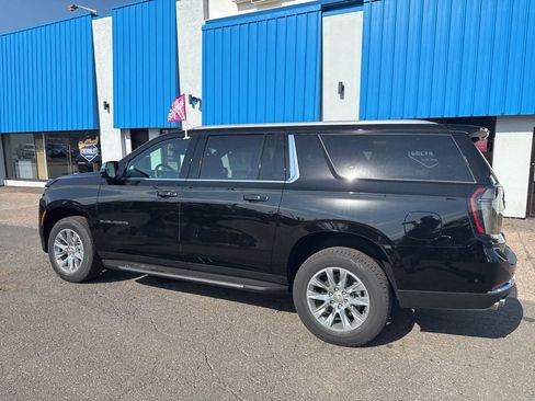 New 2026 Chevrolet Suburban Premier w/ Sun And Tow Package image 17