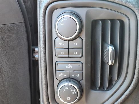 Used 2025 Chevrolet Silverado 1500 Custom Trail Boss w/ LPO, Dark Essentials Package AWD/4WD image 11