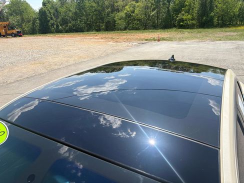 Used 2018 Lincoln Continental Reserve w/ Continental Climate Package AWD/4WD image 9