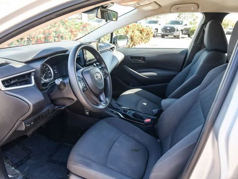 Used 2022 Toyota Corolla LE FWD image 16