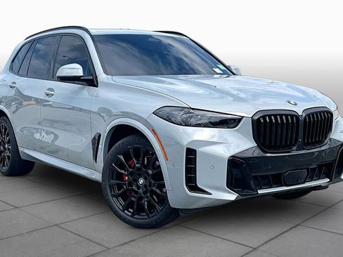 Used 2024 BMW X5 xDrive40i w/ M Sport Package AWD/4WD image 3