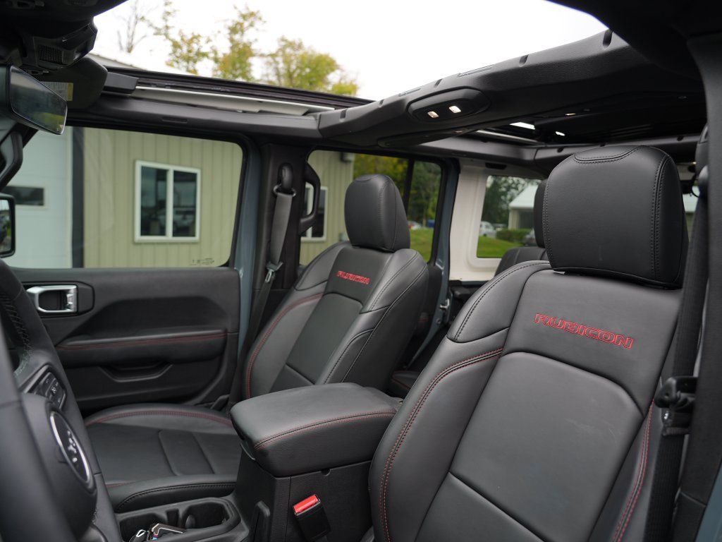 Used 2025 Jeep Wrangler Unlimited Rubicon AWD/4WD image 29