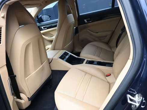 Used 2019 Porsche Panamera 4 w/ Premium Package image 16
