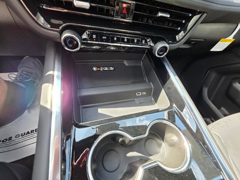 New 2026 Chevrolet Tahoe Z71 image 17