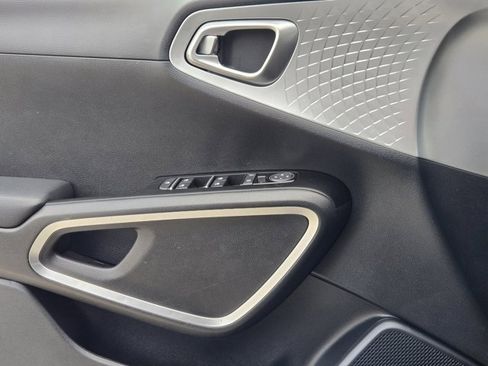 Certified 2025 Kia Soul LX image 24