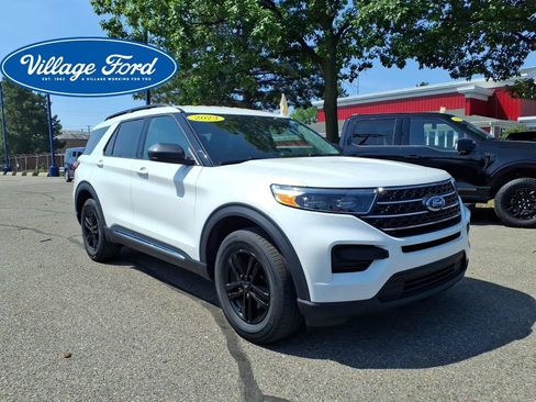 Certified 2023 Ford Explorer XLT AWD/4WD image 4