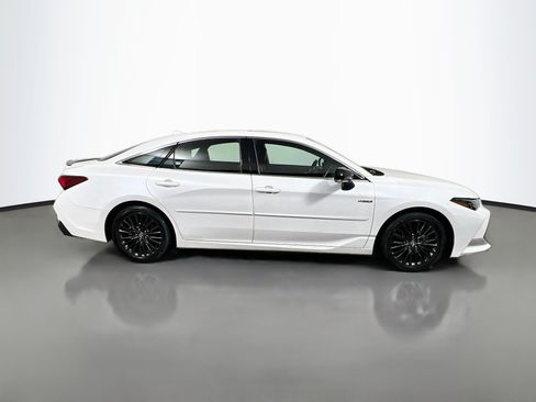 Used 2020 Toyota Avalon XSE w/ All Weather Liner Package FWD image 3