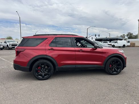 Used 2020 Ford Explorer ST w/ ST Street Pack image 5