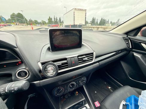 Used 2016 MAZDA MAZDA3 i Sport w/ Preferred Equipment Package FWD image 14
