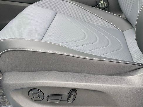 New 2026 Volkswagen Tiguan SE image 4