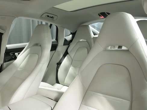 Certified 2022 Porsche Panamera 4S image 5