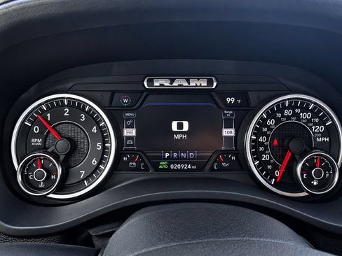 Used 2023 RAM 1500 Laramie AWD/4WD image 14