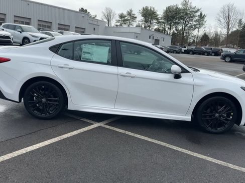 New 2026 Toyota Camry SE image 9