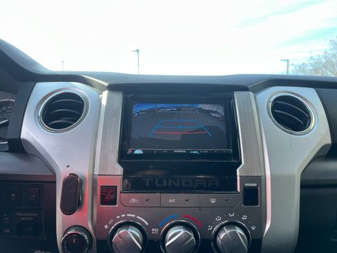 Used 2016 Toyota Tundra SR5 image 21