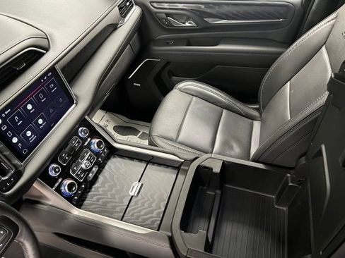 Used 2022 GMC Yukon XL Denali AWD/4WD image 35