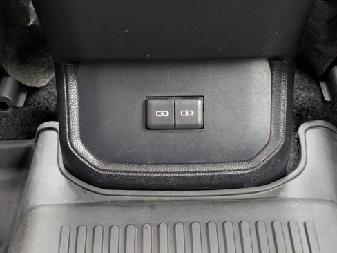 Used 2023 Toyota Highlander XLE image 40