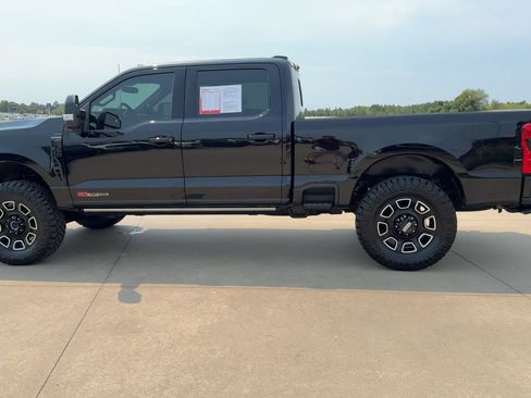 Used 2025 Ford F350 Platinum AWD/4WD image 6
