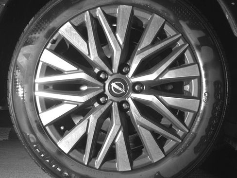 Used 2025 Nissan Altima 2.5 SV FWD image 15