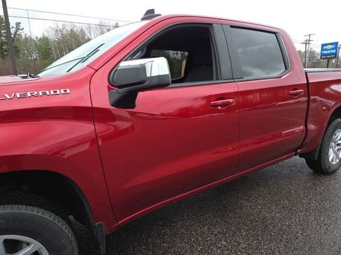 Used 2021 Chevrolet Silverado 1500 LT image 32