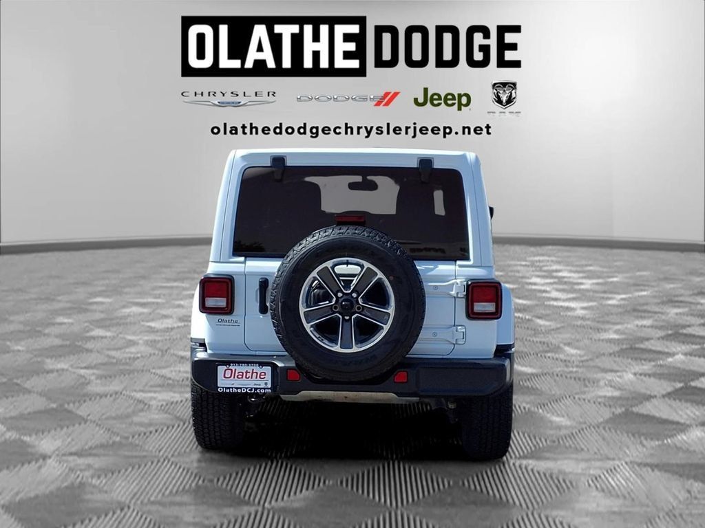 Used 2022 Jeep Wrangler Unlimited Sahara w/ Cold Weather Group AWD/4WD image 27