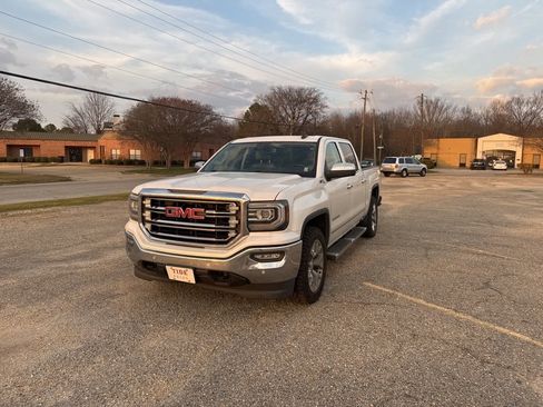 Used 2018 GMC Sierra 1500 SLT image 6
