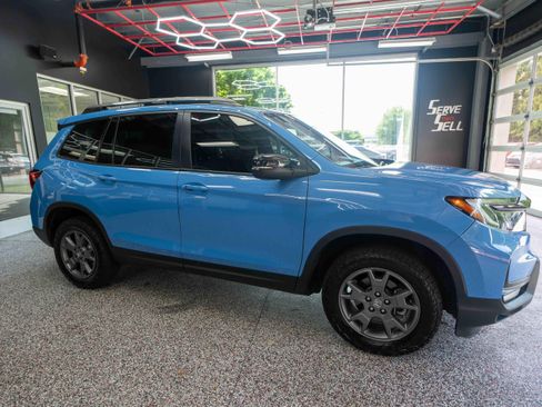 Used 2024 Honda Passport TrailSport image 5