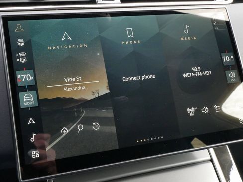 Used 2024 Land Rover Range Rover Evoque Dynamic SE image 53