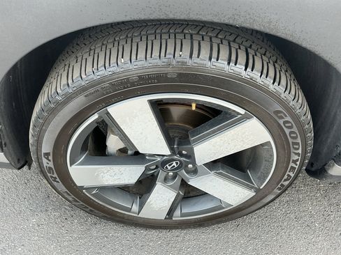 Certified 2024 Hyundai Santa Fe Limited AWD/4WD image 9