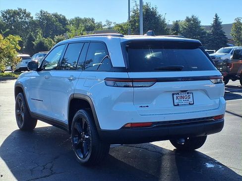New 2025 Jeep Grand Cherokee Altitude image 4