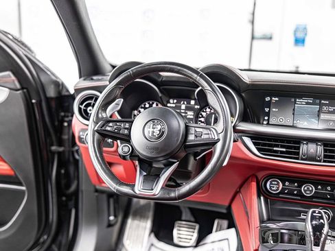 Used 2021 Alfa Romeo Stelvio Ti Sport AWD/4WD image 38