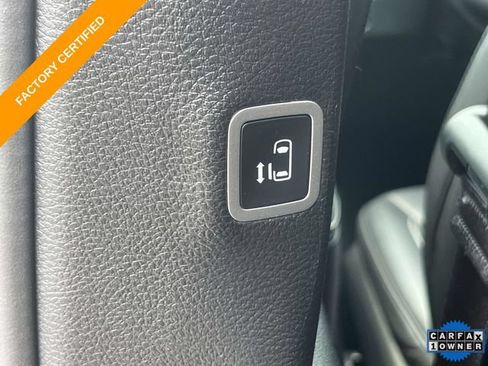 Used 2025 Chrysler Pacifica Select w/ Uconnect Theater Family Group FWD image 59