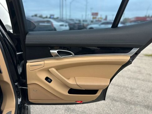 Used 2015 Porsche Panamera image 17