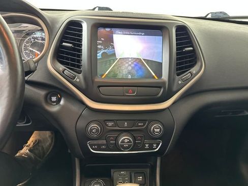 Used 2017 Jeep Cherokee Limited AWD/4WD image 22