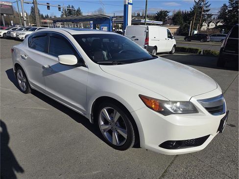 Used 2014 Acura ILX w/ Premium Package image 2