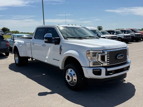 Used 2020 Ford F450 Platinum w/ FX4 Off-Road Package AWD/4WD image 2