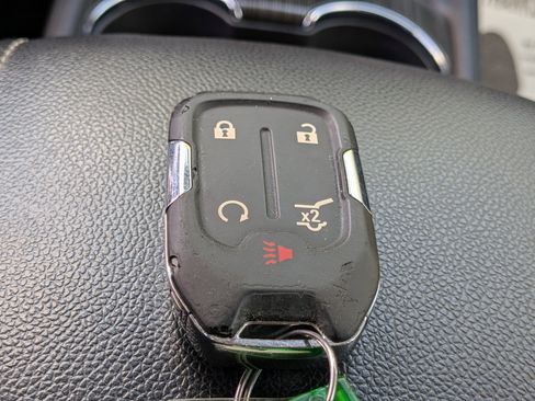 Used 2021 GMC Acadia SLT FWD image 34