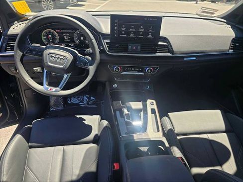 Used 2024 Audi Q5 e Premium Plus w/ Premium Plus Package AWD/4WD image 21