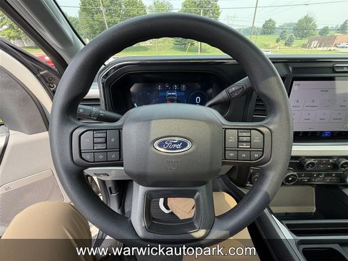 Used 2025 Ford F250 XLT w/ Black Appearance Package AWD/4WD image 8