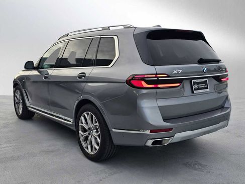 Used 2024 BMW X7 xDrive40i w/ Premium Package image 3