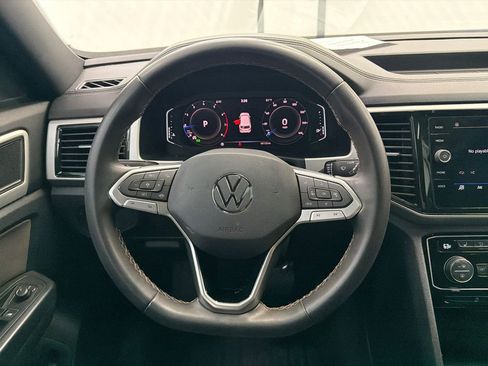 Used 2022 Volkswagen Atlas Cross Sport SE w/ Panoramic Sunroof Package image 26