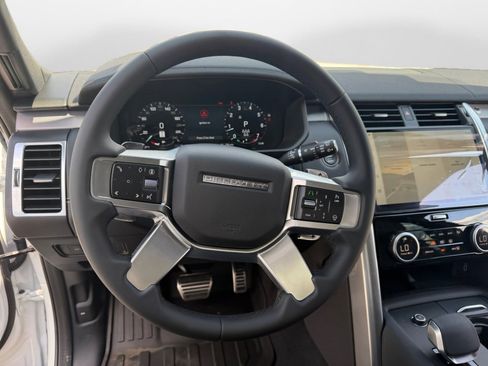 New 2026 Land Rover Discovery Limited Edition AWD/4WD image 10