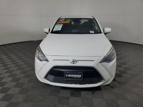 Used 2017 Toyota Yaris iA image 9