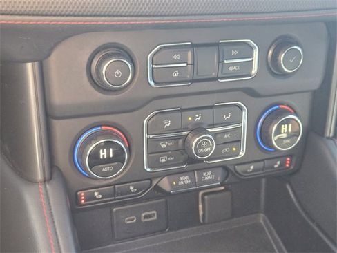 Used 2021 Chevrolet Suburban RST w/ Luxury Package image 24