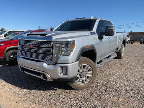 Used 2021 GMC Sierra 3500 Denali w/ Technology Package AWD/4WD image 2