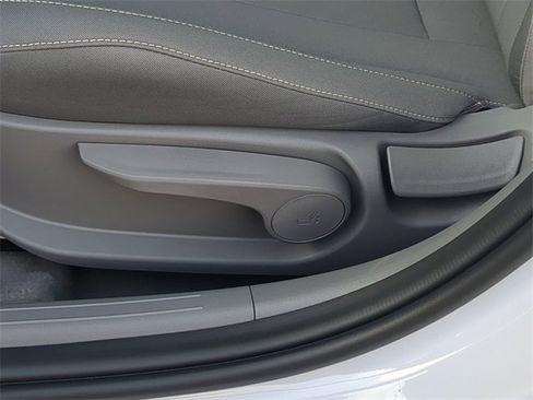 New 2025 Hyundai Elantra Sport image 12