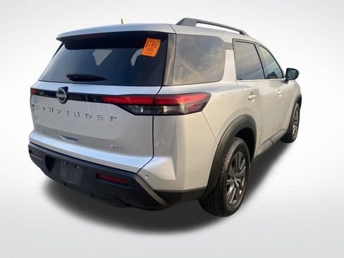 Used 2024 Nissan Pathfinder SV image 13
