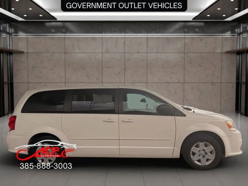 Used 2012 Dodge Grand Caravan SE image 3