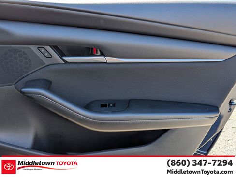 Used 2024 MAZDA MAZDA3 s FWD image 32