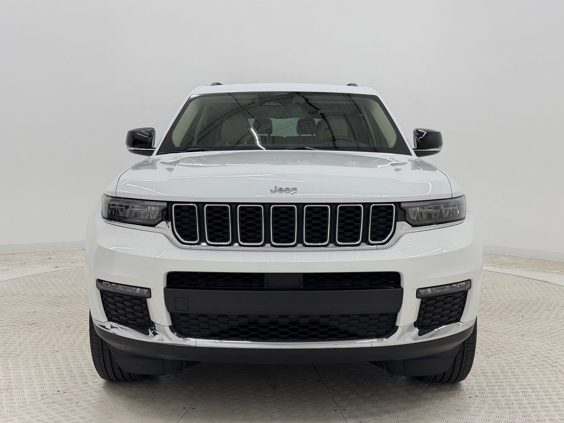 Used 2022 Jeep Grand Cherokee L Limited AWD/4WD image 6