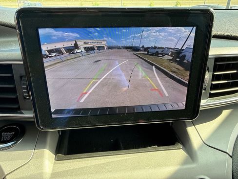 Used 2023 Ford Explorer XLT w/ Equipment Group 202A AWD/4WD image 27
